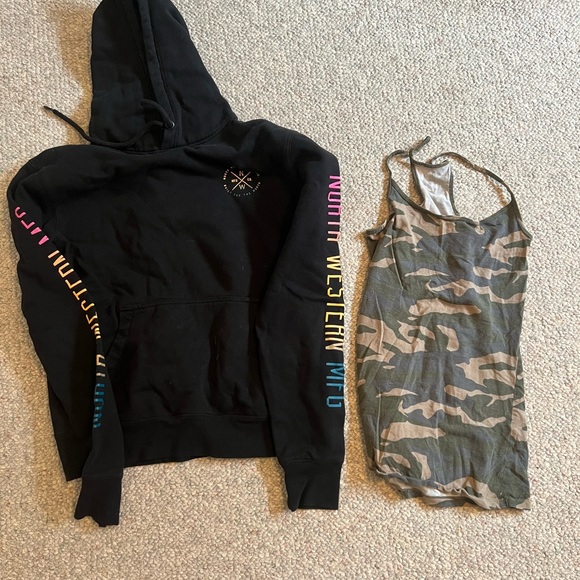 Women’s small clothing lot - Picture 6 of 11